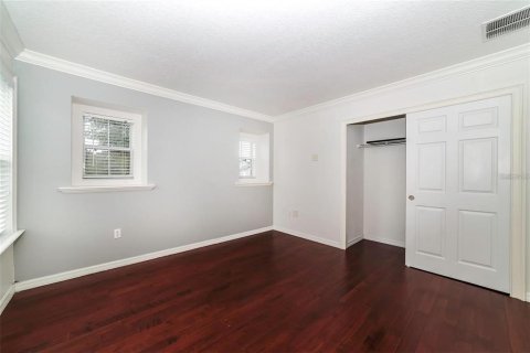 House in Orlando, Florida 5 bedrooms, 306.39 sq.m. № 2208444 - photo 19