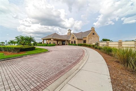 House in Orlando, Florida 5 bedrooms, 306.39 sq.m. № 2208444 - photo 21