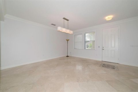 House in Orlando, Florida 5 bedrooms, 306.39 sq.m. № 2208444 - photo 5