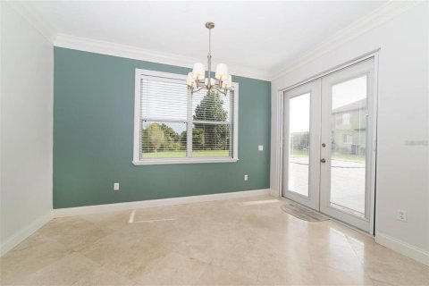 House in Orlando, Florida 5 bedrooms, 306.39 sq.m. № 2208444 - photo 12