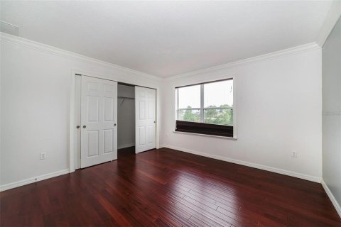 House in Orlando, Florida 5 bedrooms, 306.39 sq.m. № 2208444 - photo 18