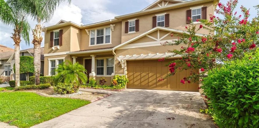 House in Orlando, Florida 5 bedrooms, 306.39 sq.m. № 2208444