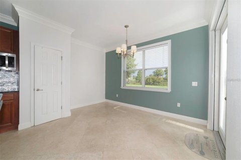 House in Orlando, Florida 5 bedrooms, 306.39 sq.m. № 2208444 - photo 14