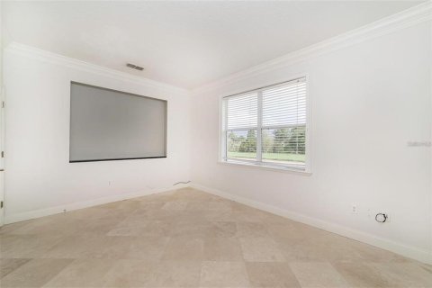 House in Orlando, Florida 5 bedrooms, 306.39 sq.m. № 2208444 - photo 6