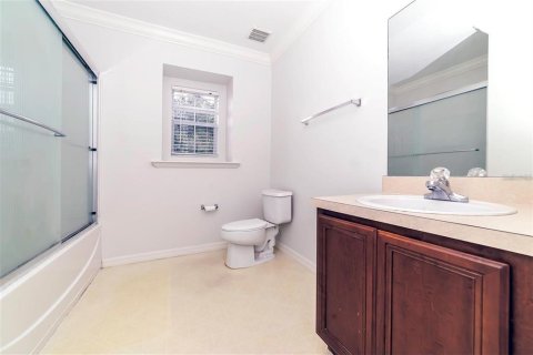 House in Orlando, Florida 5 bedrooms, 306.39 sq.m. № 2208444 - photo 13