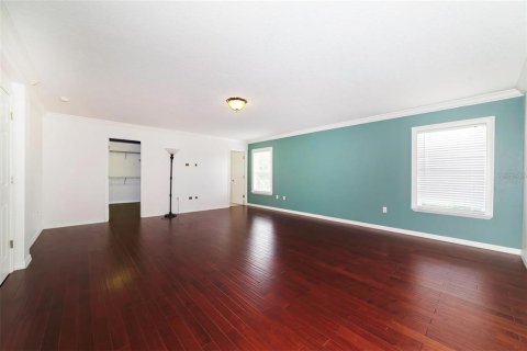 House in Orlando, Florida 5 bedrooms, 306.39 sq.m. № 2208444 - photo 23