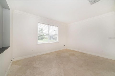 House in Orlando, Florida 5 bedrooms, 306.39 sq.m. № 2208444 - photo 7