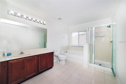 House in Orlando, Florida 5 bedrooms, 306.39 sq.m. № 2208444 - photo 25