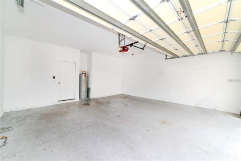 House in Orlando, Florida 5 bedrooms, 306.39 sq.m. № 2208444 - photo 29