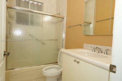 Купить виллу или дом в Майами, Флорида 4 спальни, 150.32м2, № 1950659 - фото 22