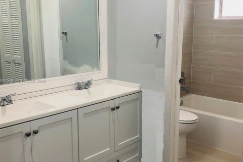 Appartement à louer à Coral Gables, Floride: 3 chambres, 317.35 m2 № 2046353 - photo 7