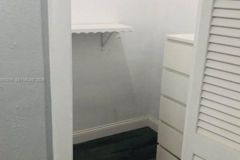 Appartement à louer à Coral Gables, Floride: 3 chambres, 317.35 m2 № 2046353 - photo 9