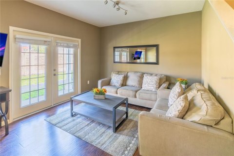 Townhouse in Kissimmee, Florida 4 bedrooms, 157.38 sq.m. № 1540859 - photo 4