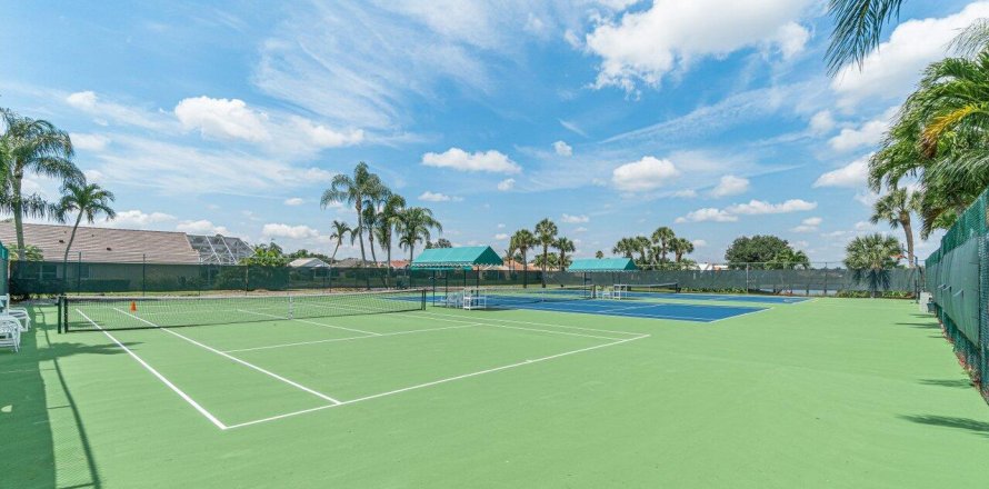 House in Delray Beach, Florida 3 bedrooms, 152.73 sq.m. № 1207948