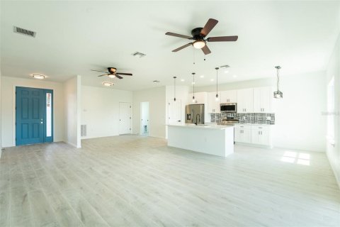 Villa ou maison à louer à Port Charlotte, Floride: 4 chambres, 162.02 m2 № 1732520 - photo 3