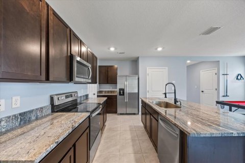 House in Plant City, Florida 5 bedrooms, 234.3 sq.m. № 1904475 - photo 17