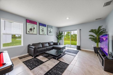 House in Plant City, Florida 5 bedrooms, 234.3 sq.m. № 1904475 - photo 11