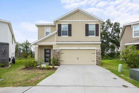 House in Plant City, Florida 5 bedrooms, 234.3 sq.m. № 1904475 - photo 1