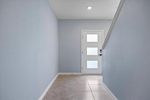 House in Plant City, Florida 5 bedrooms, 234.3 sq.m. № 1904475 - photo 7