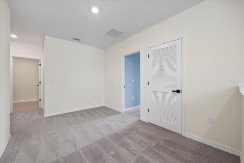 House in Plant City, Florida 5 bedrooms, 234.3 sq.m. № 1904475 - photo 24