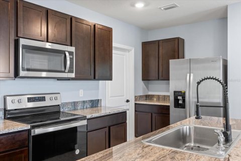 House in Plant City, Florida 5 bedrooms, 234.3 sq.m. № 1904475 - photo 18