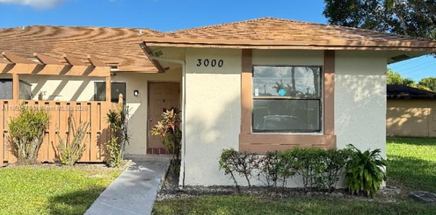 Adosado en Sunrise, Florida 3 dormitorios, 106.28 m2 № 1956968