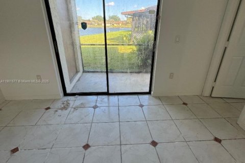 Adosado en venta en Sunrise, Florida, 3 dormitorios, 106.28 m2 № 1956968 - foto 12
