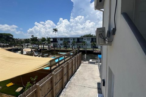 Apartamento en alquiler en Miami, Florida, 1 dormitorio, 60.39 m2 № 2017956 - foto 4