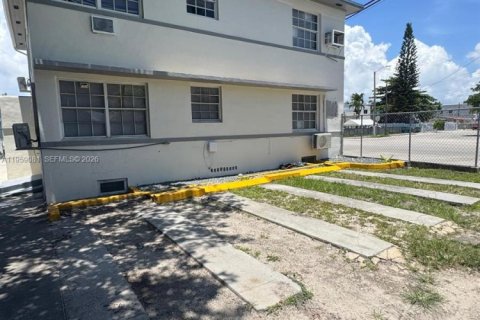 Apartamento en alquiler en Miami, Florida, 1 dormitorio, 60.39 m2 № 2017956 - foto 10