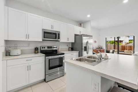 Adosado en venta en Homestead, Florida, 3 dormitorios, 153.38 m2 № 1976286 - foto 10