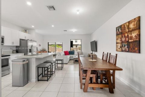 Adosado en venta en Homestead, Florida, 3 dormitorios, 153.38 m2 № 1976286 - foto 8