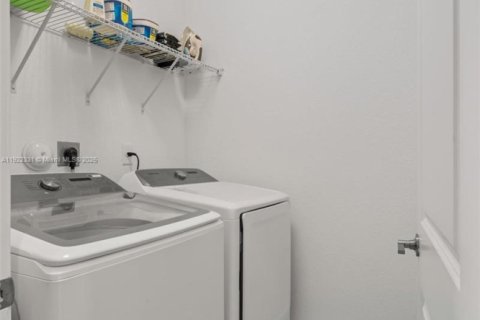 Adosado en venta en Homestead, Florida, 3 dormitorios, 153.38 m2 № 1976286 - foto 15