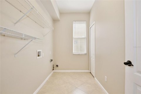 House in Clermont, Florida 5 bedrooms, 268.12 sq.m. № 2381335 - photo 28