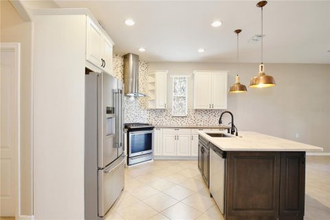 House in Clermont, Florida 5 bedrooms, 268.12 sq.m. № 2381335 - photo 6