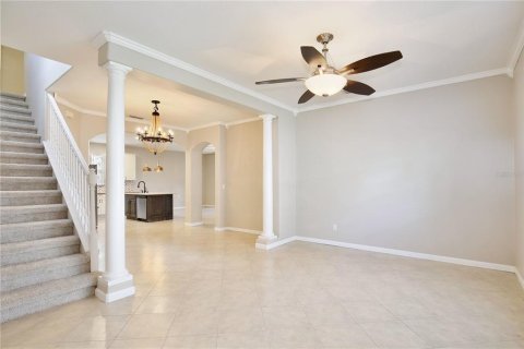 House in Clermont, Florida 5 bedrooms, 268.12 sq.m. № 2381335 - photo 2