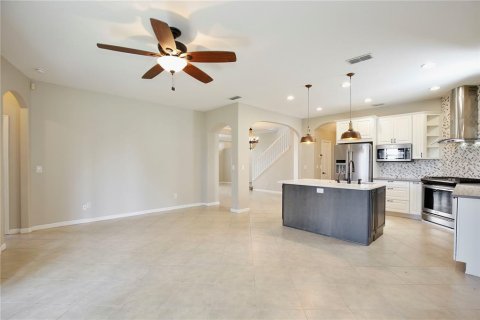 House in Clermont, Florida 5 bedrooms, 268.12 sq.m. № 2381335 - photo 9