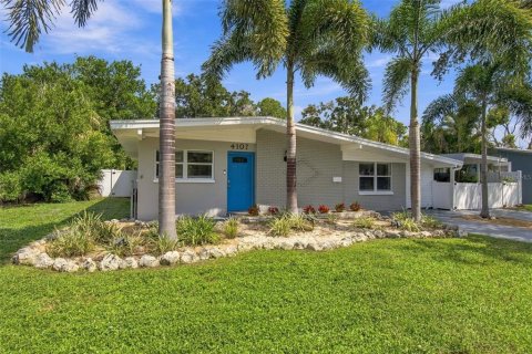 Casa en Tampa, Florida 4 dormitorios, 172.05 m2 № 2370744
