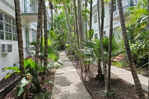 Снять в аренду кондоминиум в Майами-Бич, Флорида 2 спальни, 65.03м2, № 1977693 - фото 3