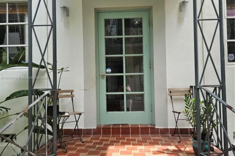 Снять в аренду кондоминиум в Майами-Бич, Флорида 2 спальни, 65.03м2, № 1977693 - фото 5