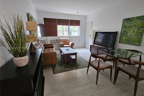 Снять в аренду кондоминиум в Майами-Бич, Флорида 2 спальни, 65.03м2, № 1977693 - фото 7