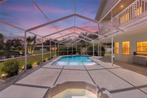 House in Lutz, Florida 4 bedrooms, 264.31 sq.m. № 2348303 - photo 2