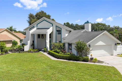 House in Lutz, Florida 4 bedrooms, 264.31 sq.m. № 2348303 - photo 4
