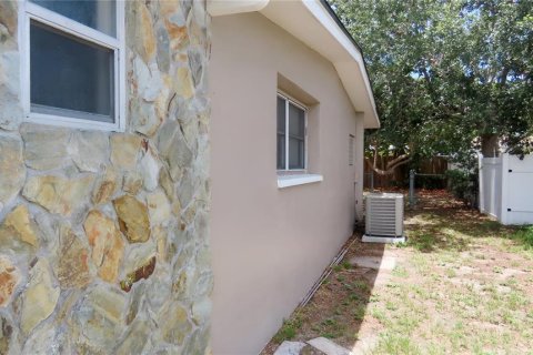 Villa ou maison à vendre à Largo, Floride: 4 chambres, 158.96 m2 № 2201831 - photo 4