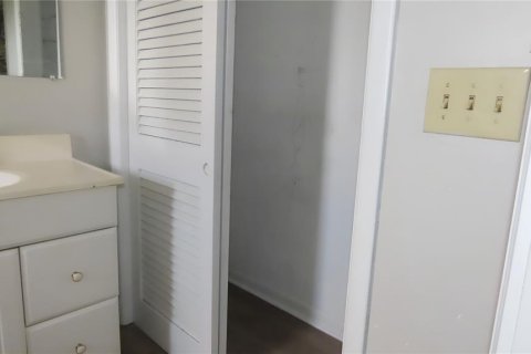 Villa ou maison à vendre à Largo, Floride: 4 chambres, 158.96 m2 № 2201831 - photo 12
