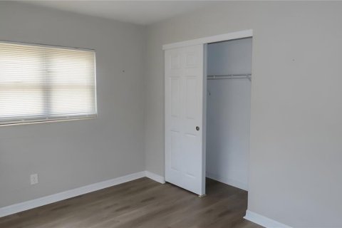 Villa ou maison à vendre à Largo, Floride: 4 chambres, 158.96 m2 № 2201831 - photo 7