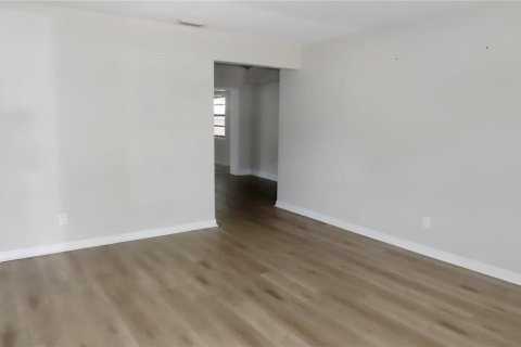 Villa ou maison à vendre à Largo, Floride: 4 chambres, 158.96 m2 № 2201831 - photo 5