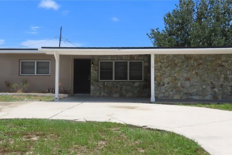 Villa ou maison à vendre à Largo, Floride: 4 chambres, 158.96 m2 № 2201831 - photo 2