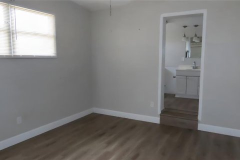 Villa ou maison à vendre à Largo, Floride: 4 chambres, 158.96 m2 № 2201831 - photo 10