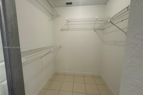 House in Boca Raton, Florida 3 bedrooms, 129.97 sq.m. № 2002412 - photo 7