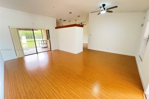 House in Boca Raton, Florida 3 bedrooms, 129.97 sq.m. № 2002412 - photo 4